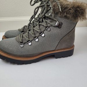 Report quella olive anckle boots,size 6.5M